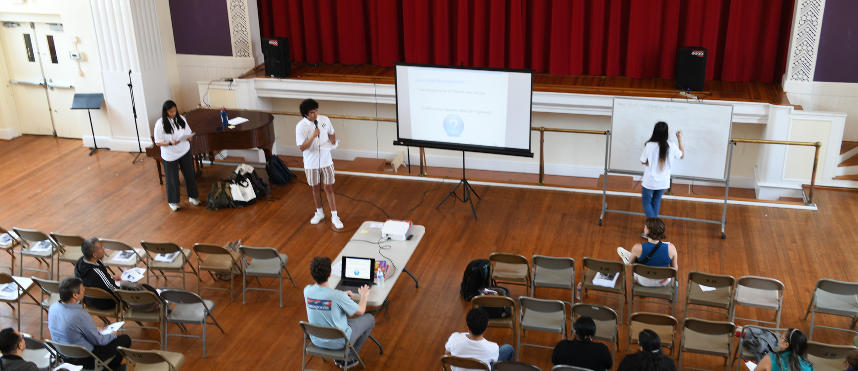 Clase en la Iglesia del Sagrado Corazón
